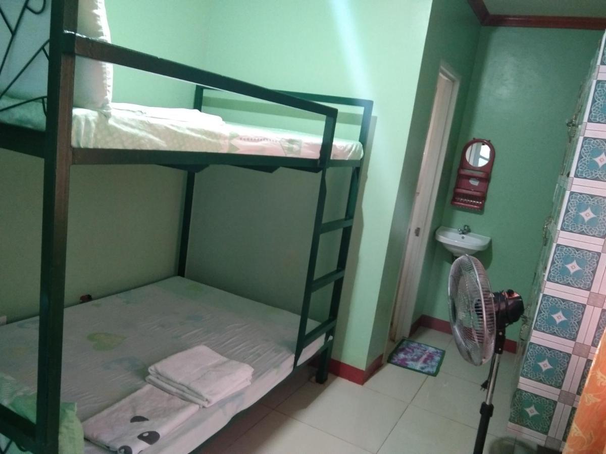 Rms Travellers Inn Poro Екстериор снимка