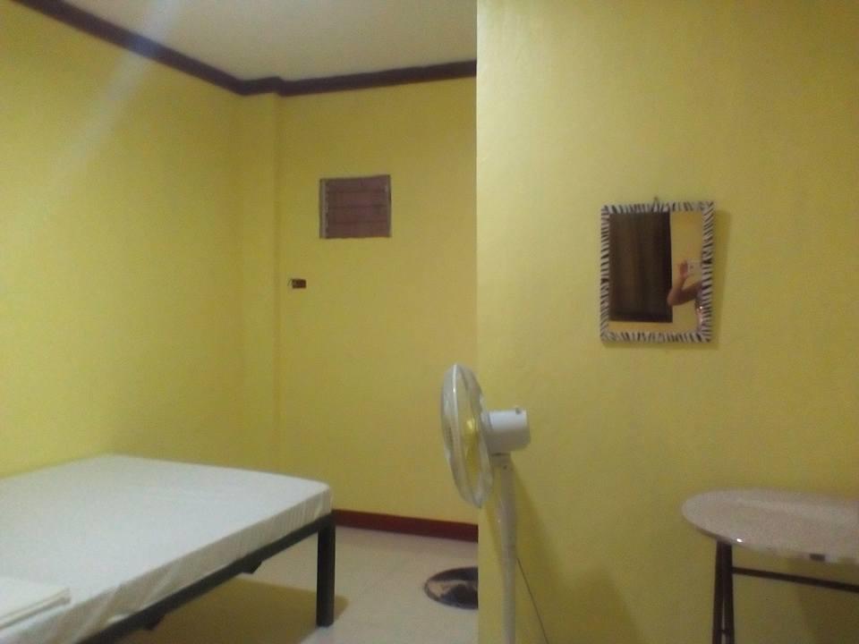 Rms Travellers Inn Poro Екстериор снимка