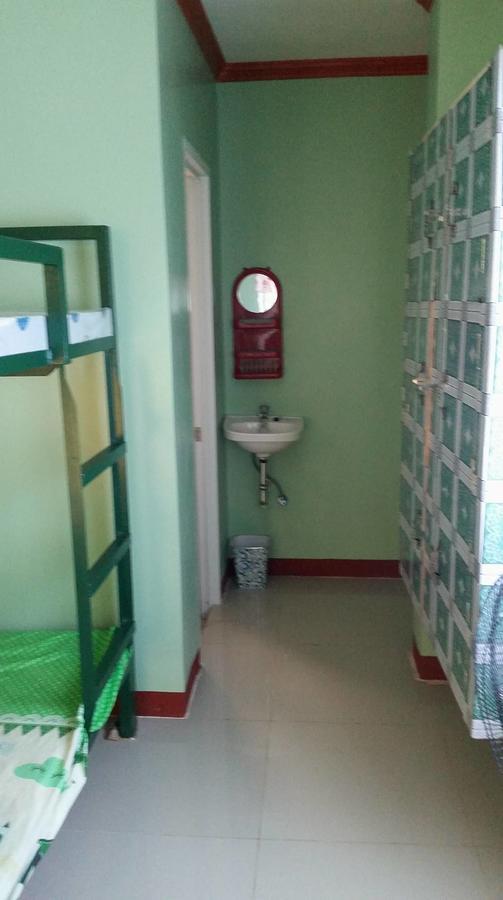 Rms Travellers Inn Poro Екстериор снимка