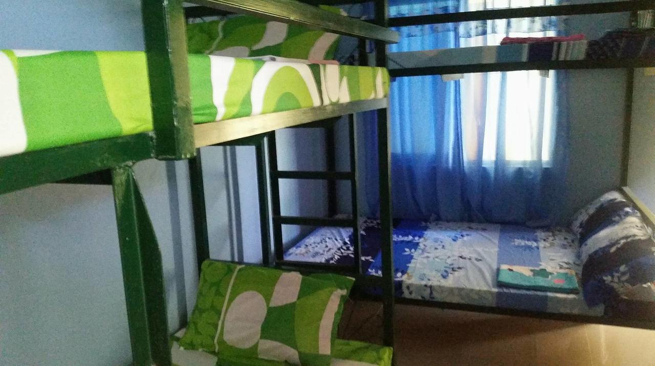 Rms Travellers Inn Poro Екстериор снимка
